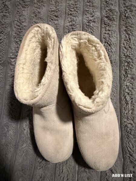 Girl boots
