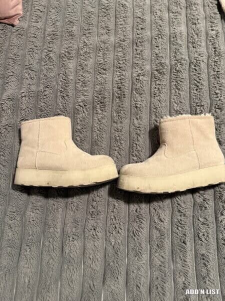 Girl boots