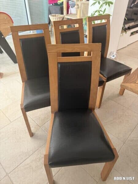 6 Chairs 100% learhers / natural wood