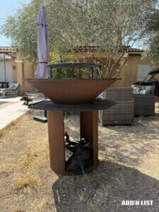 Outdoor fire pit / brazier