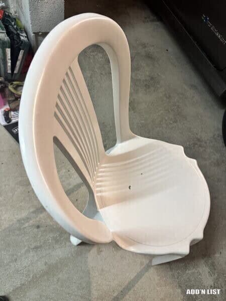 8 Plastic chairs