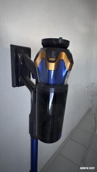 Cordless Stick Vacuum Cleaner – Blue & Gold –