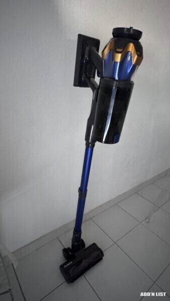 Cordless Stick Vacuum Cleaner – Blue & Gold –