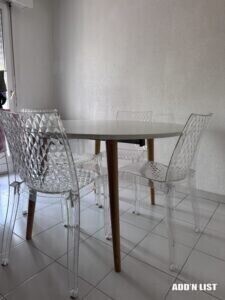 Round Extendable Dining Table