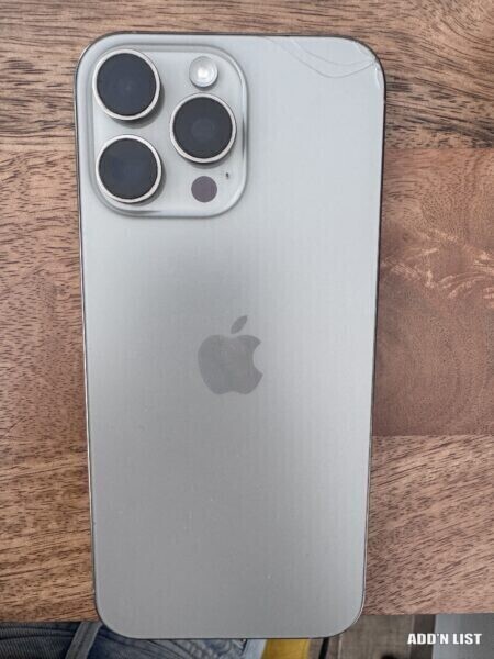 iPhone 16 Pro Max – Natural Titanium – Excellent Condition (2/3)