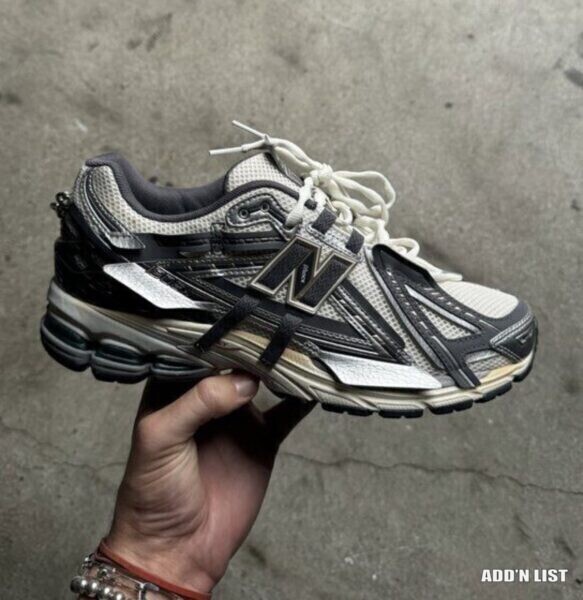 New Balance Sneakers (1/1)