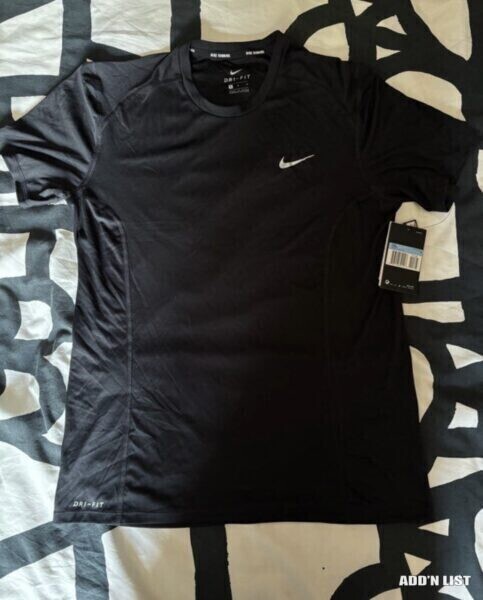 Nike Dri-FIT Running T-Shirt – Black (1/3)
