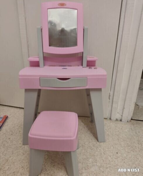 Pink Kids Vanity Table with Mirror (2/2)