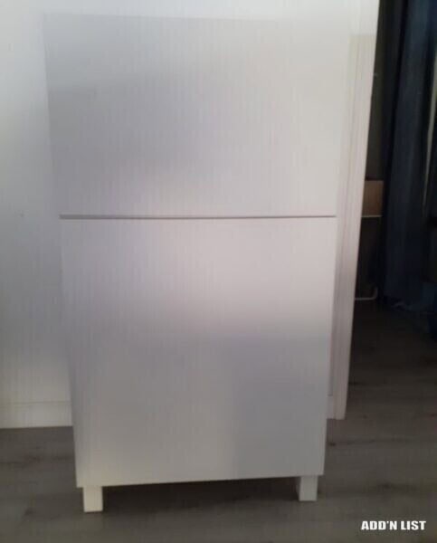 White Storage Cabinet / Cupboar (3/3)